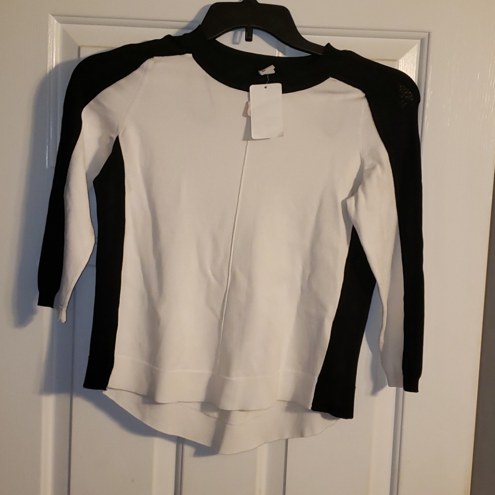 H&M Black and White 3/4 length top